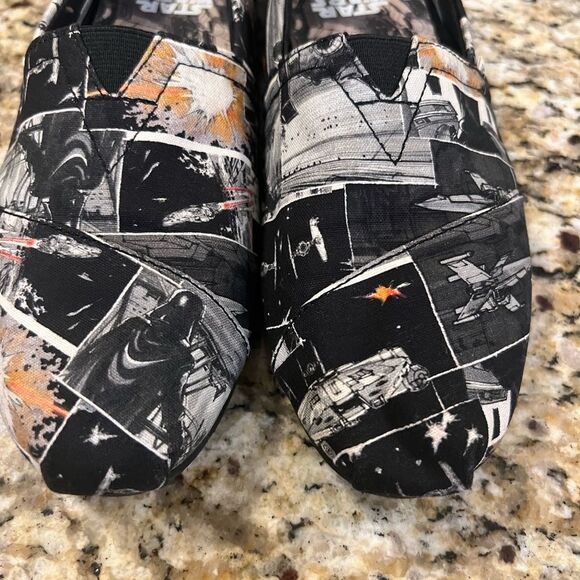 Tom’s x Star Wars loafers size 7.5 - Picture 2 of 11